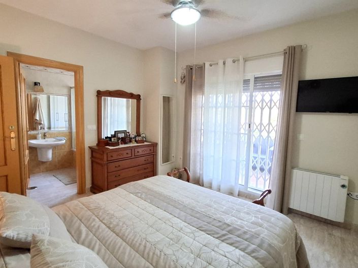 Image No.25-4 Bed Villa for sale