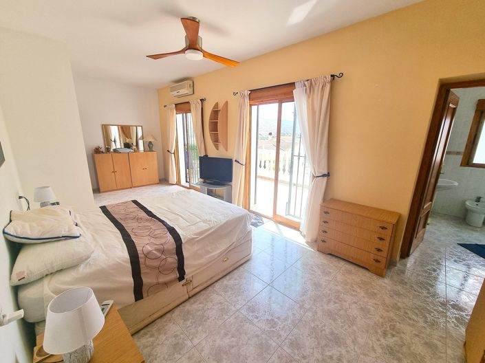 Image No.13-4 Bed Villa for sale