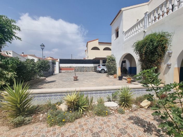 Image No.24-4 Bed Villa for sale