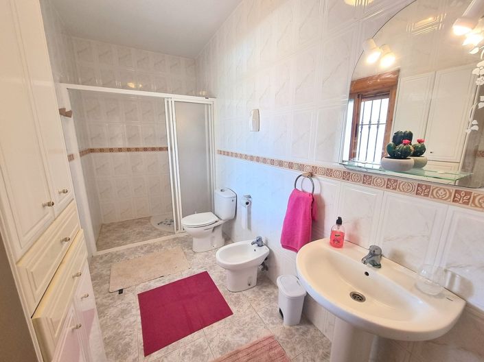 Image No.9-4 Bed Villa for sale