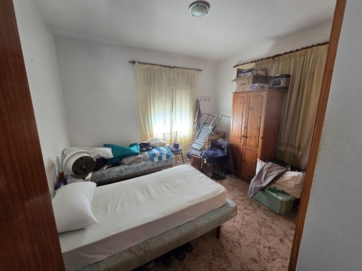 Image No.18-5 Bed Property for sale