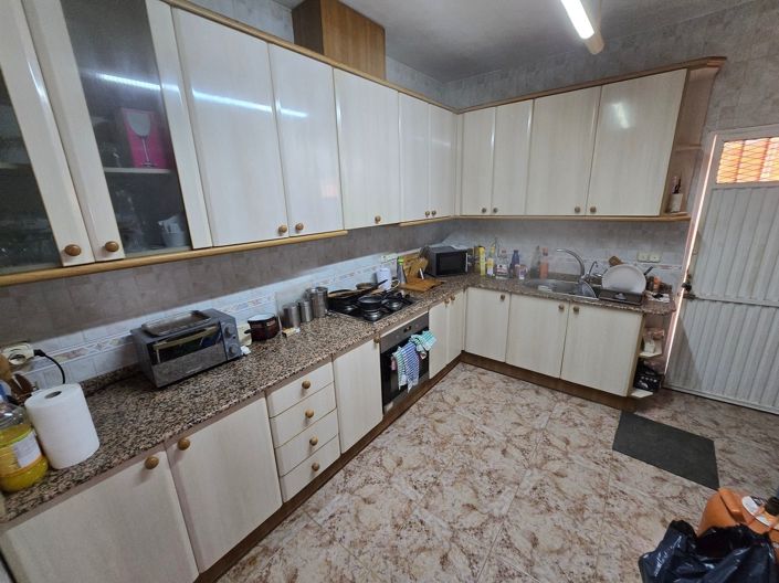 Image No.2-5 Bed Property for sale