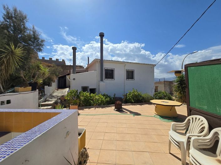 Image No.24-5 Bed Property for sale