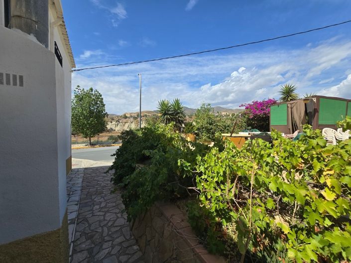 Image No.26-5 Bed Property for sale