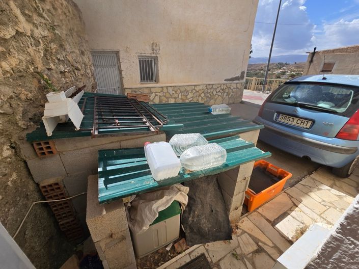 Image No.28-5 Bed Property for sale