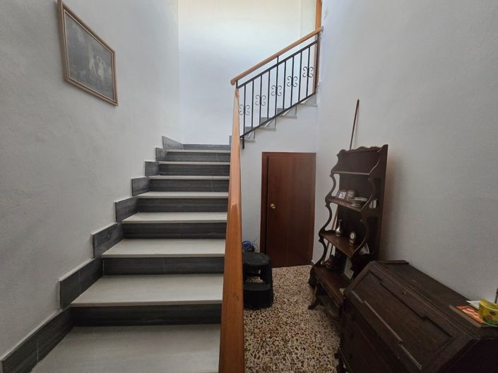 Image No.7-5 Bed Property for sale