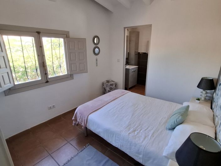 Image No.20-6 Bed Villa for sale