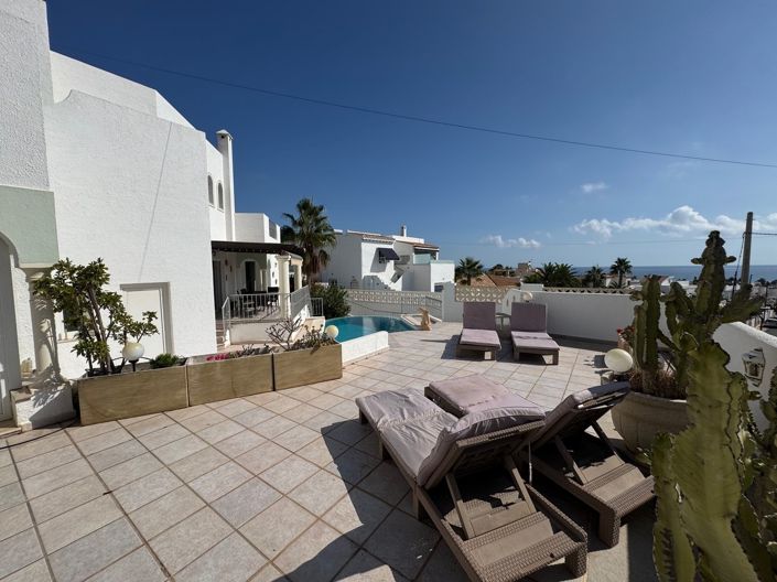 Image No.25-4 Bed Villa for sale