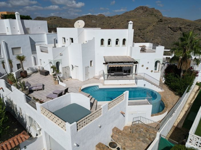 Image No.29-4 Bed Villa for sale