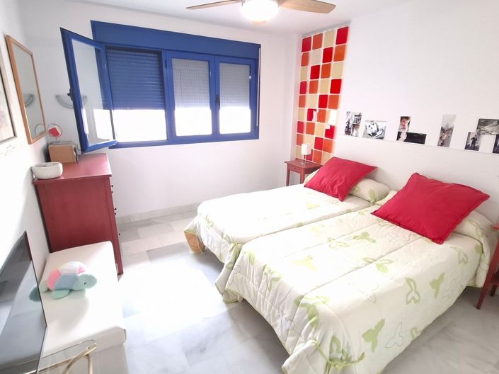 Image No.18-3 Bed Property for sale