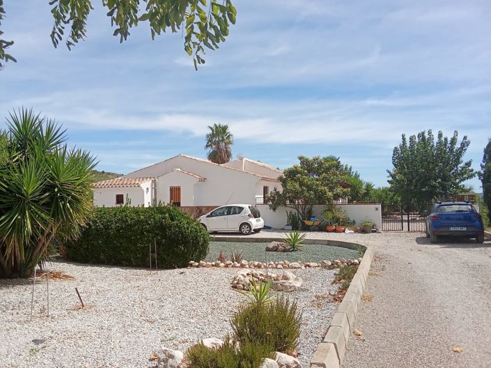 Image No.1-3 Bed Villa for sale