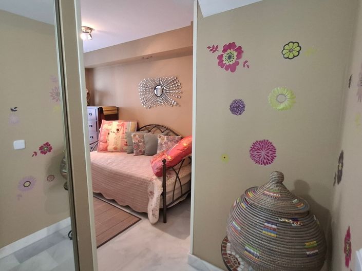 Image No.20-2 Bed Property for sale