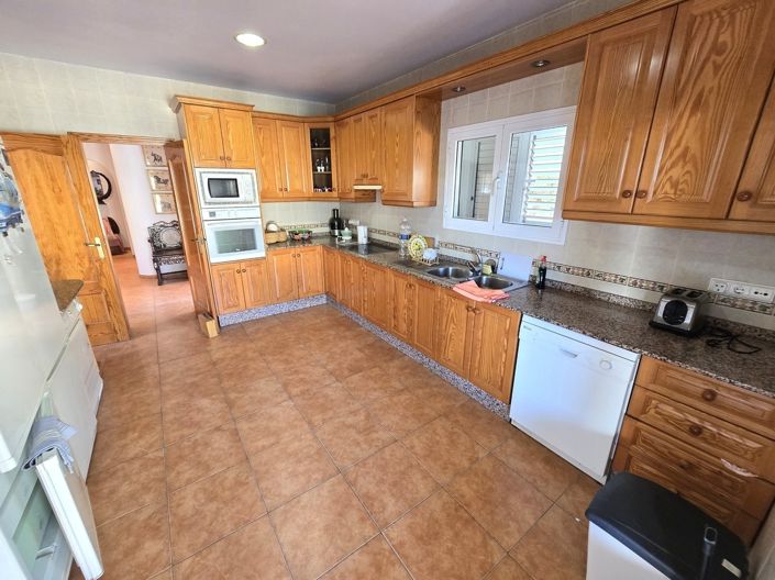 Image No.10-3 Bed Villa for sale