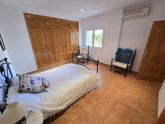 Image No.14-3 Bed Villa for sale