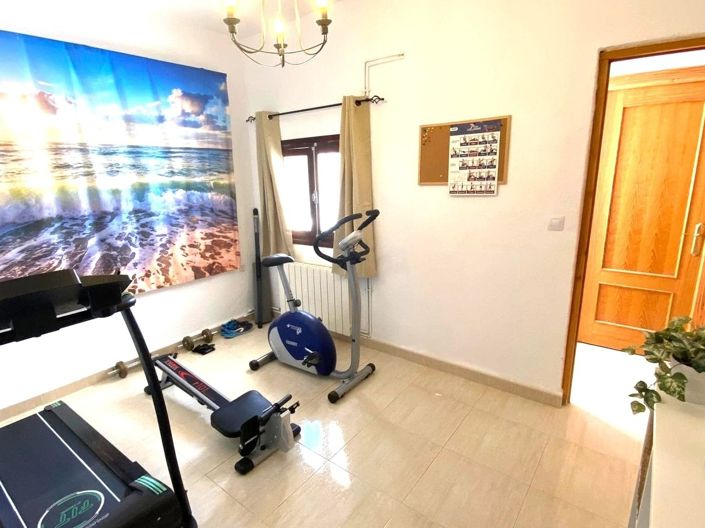 Image No.21-5 Bed House for sale