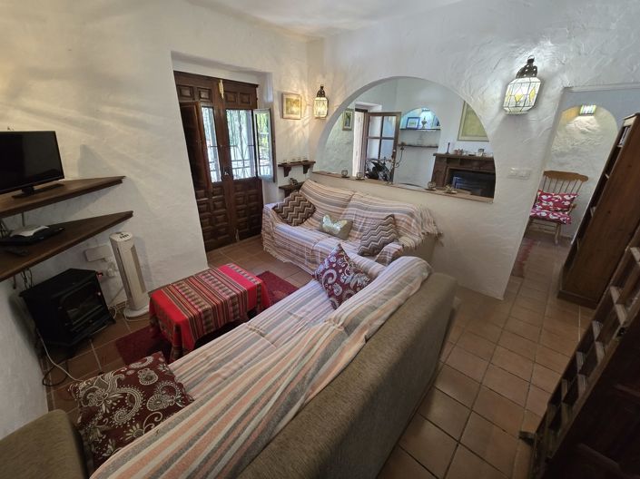 Image No.12-3 Bed Property for sale