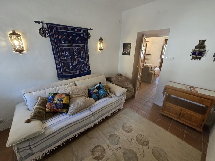 Image No.13-3 Bed Property for sale