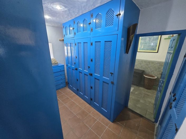 Image No.15-3 Bed Property for sale