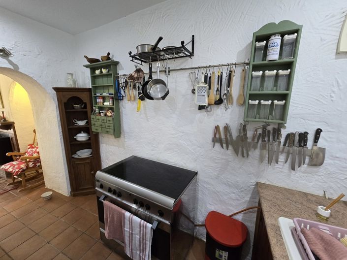 Image No.18-3 Bed Property for sale