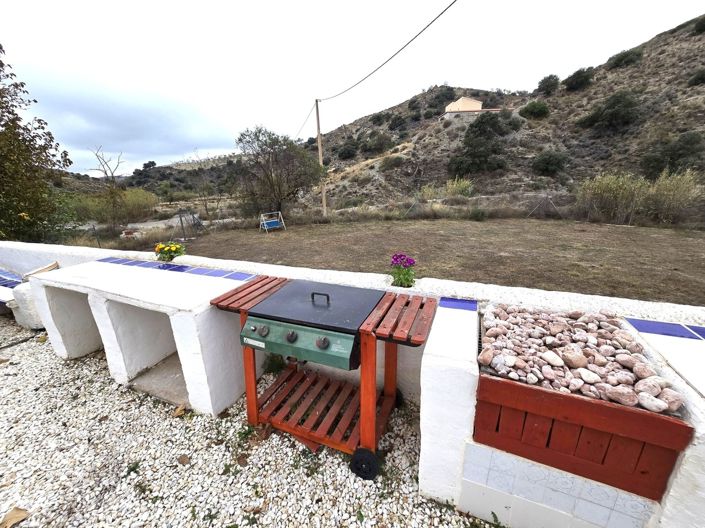 Image No.26-6 Bed Property for sale