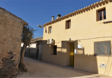 1 - Pareton, House