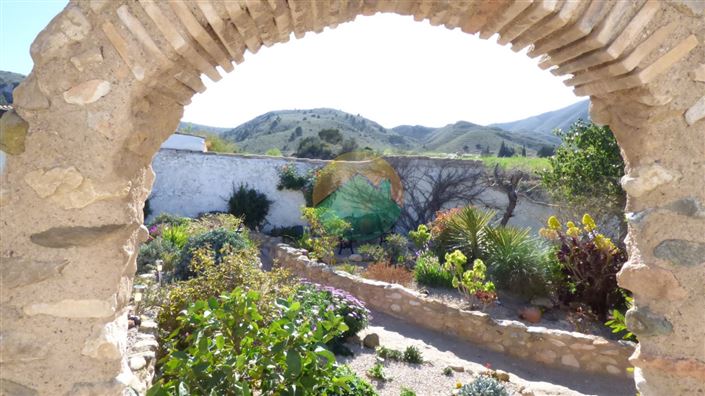 Image No.25-3 Bed House for sale