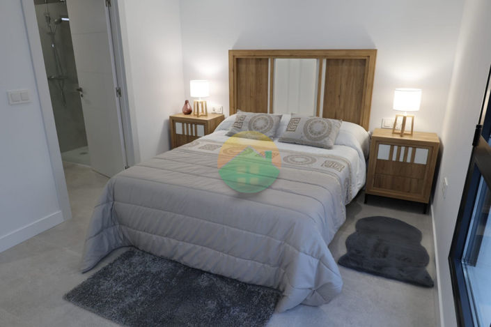 Image No.13-2 Bed Townhouse for sale