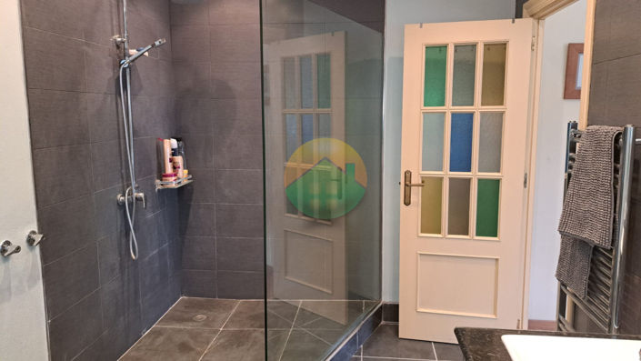 Image No.15-5 Bed House for sale