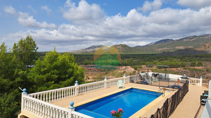 Image No.2-5 Bed House for sale