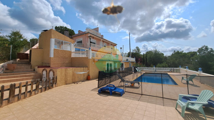 Image No.7-5 Bed House for sale