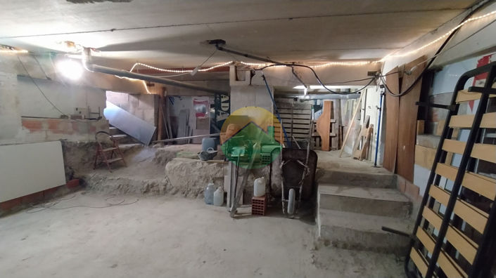 Image No.23-2 Bed Semi-Detached for sale