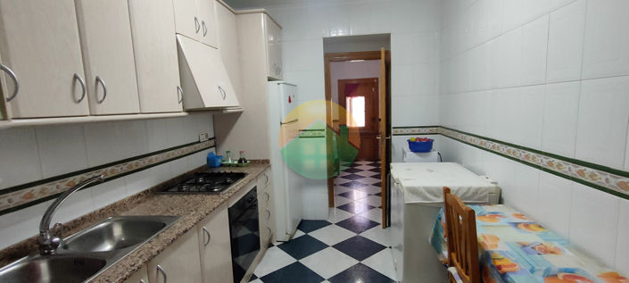 Image No.10-3 Bed House for sale