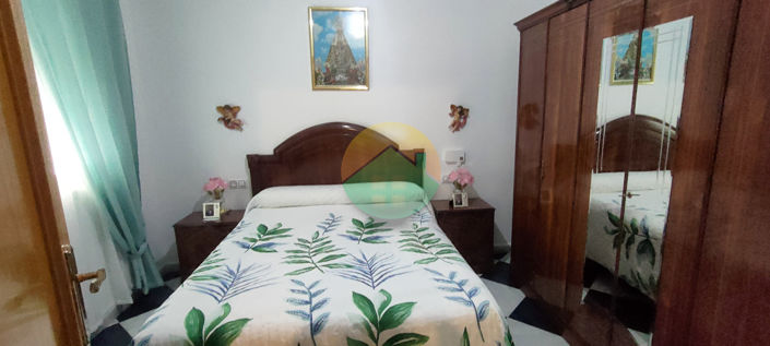 Image No.13-3 Bed House for sale