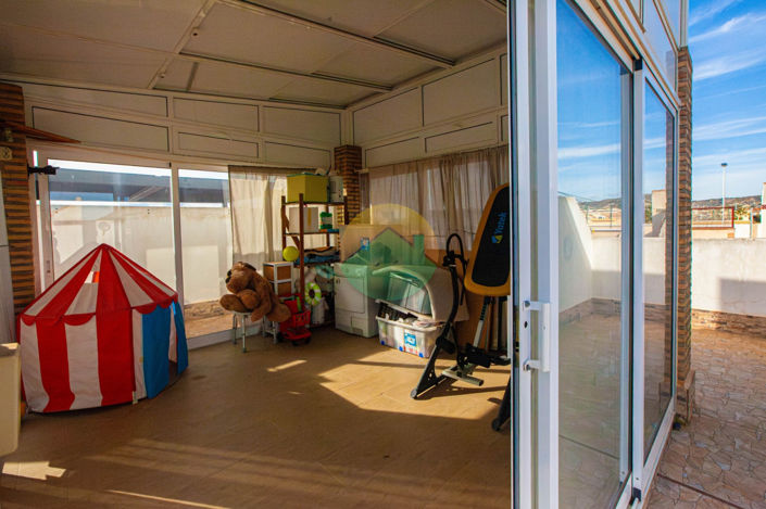 Image No.25-3 Bed Semi-Detached for sale