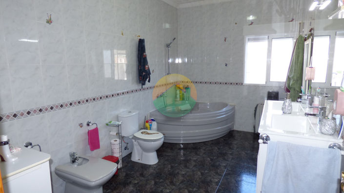 Image No.13-4 Bed House for sale