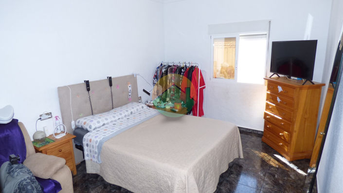 Image No.14-4 Bed House for sale