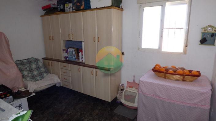 Image No.17-4 Bed House for sale