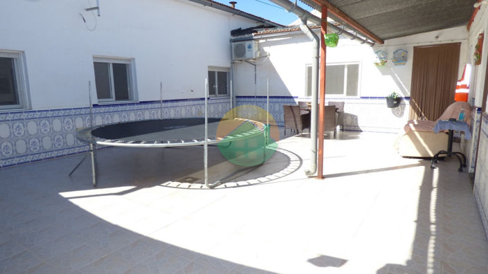 Image No.18-4 Bed House for sale