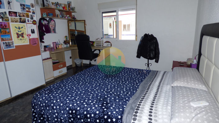 Image No.20-4 Bed House for sale