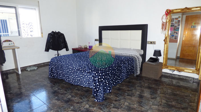 Image No.21-4 Bed House for sale