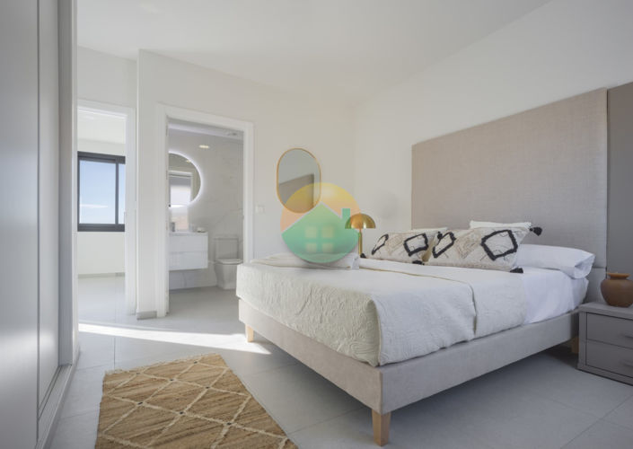 Image No.25-2 Bed Semi-Detached for sale