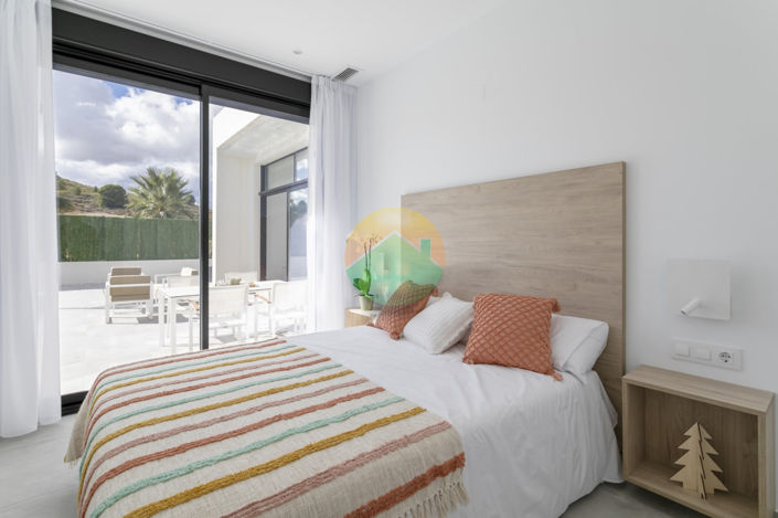 Image No.15-3 Bed Villa for sale