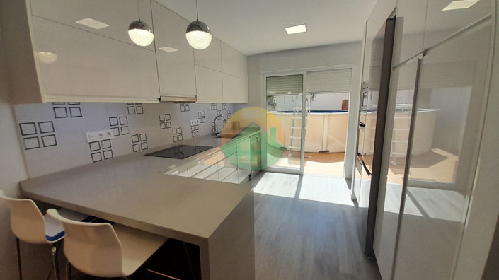 Image No.14-3 Bed House for sale