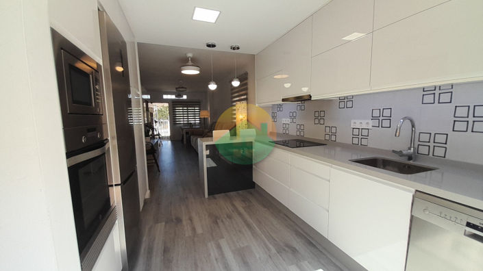 Image No.15-3 Bed House for sale