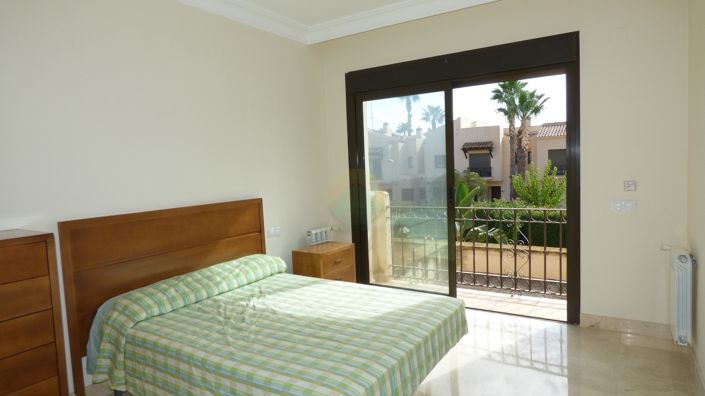 Image No.17-2 Bed House for sale