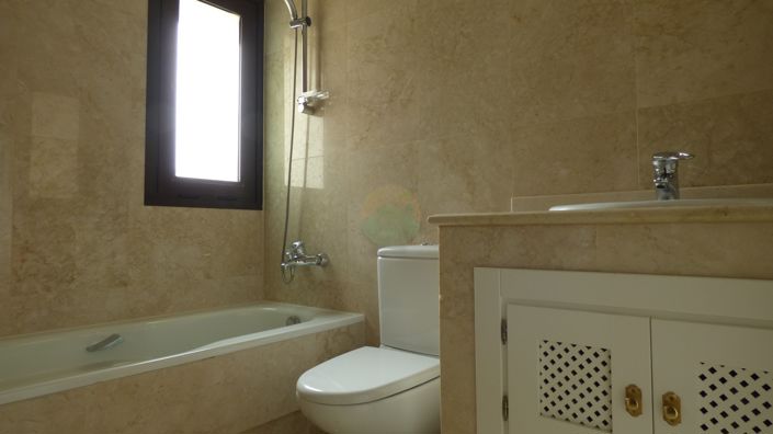 Image No.20-2 Bed House for sale