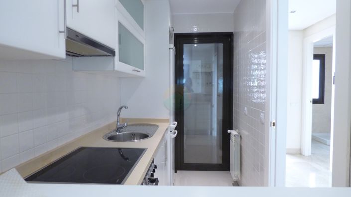 Image No.4-2 Bed House for sale