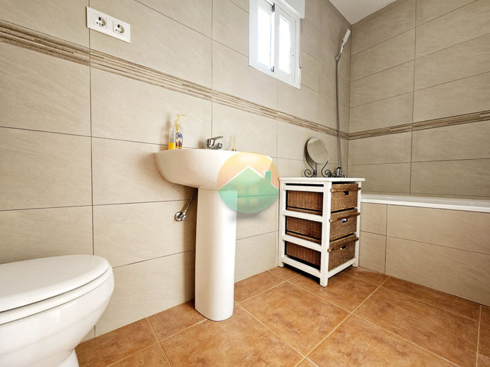 Image No.17-2 Bed Semi-Detached for sale