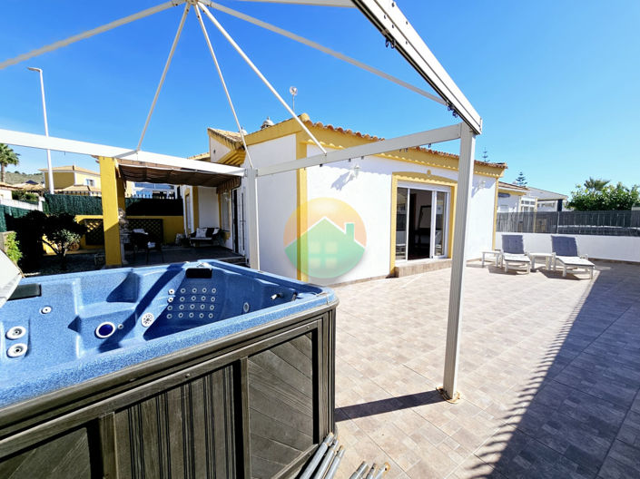 Image No.23-2 Bed Semi-Detached for sale