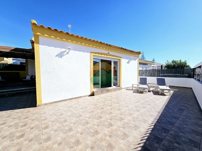 Image No.24-2 Bed Semi-Detached for sale